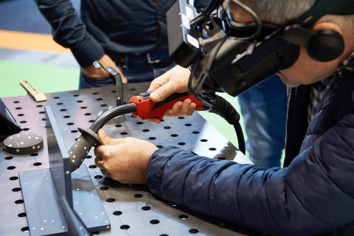 Özak Elektrik Makine endüstriyel elektrik bağlantıları